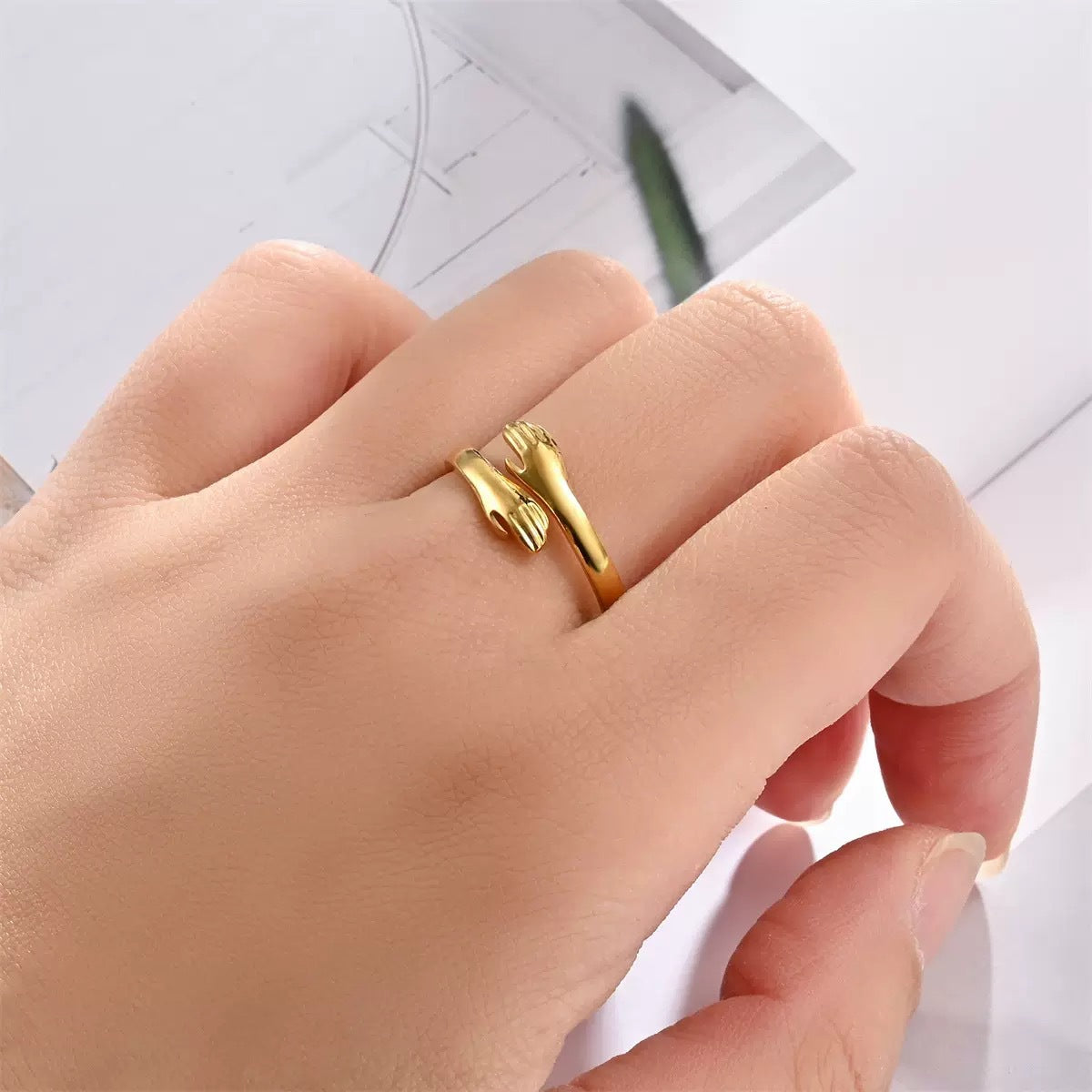 S925 Sterling Silver Embracing Hands Ring